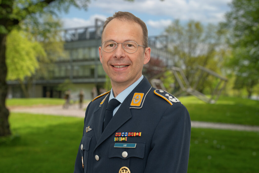 Oberst Roman Lau ist seit dem 20.03.25 Leiter Studierendenbereich der HSU/UniBw H